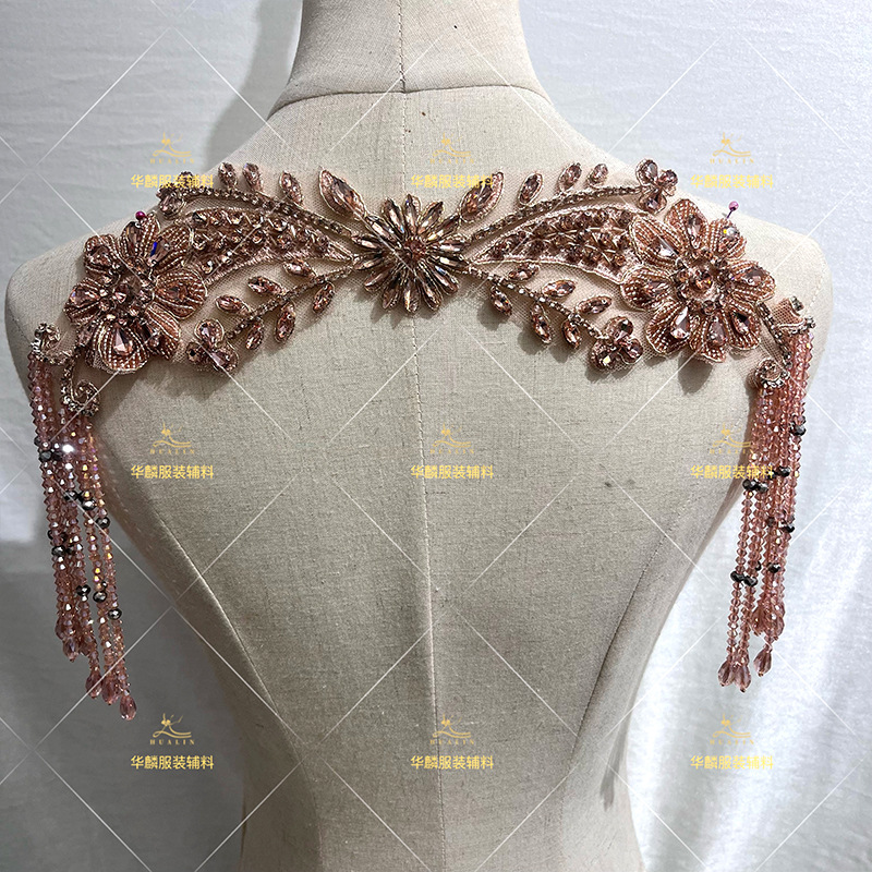 手作業でビーズをあしらったフリンジトリムとペンダント、ドレス - Beaded Trim Fringe のレビューと価格